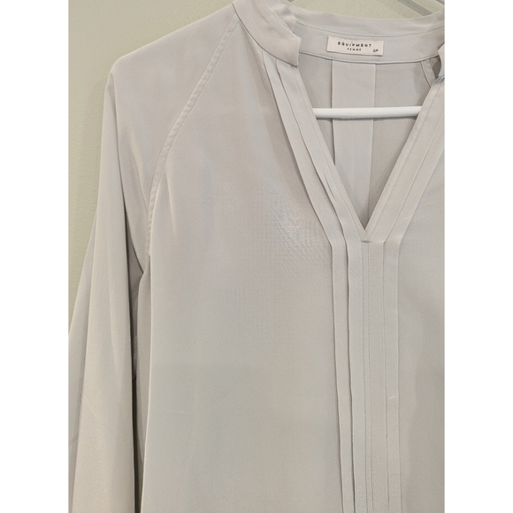 Equipment 100% Silk Grey V-Neck Long Sleeve Blouse Size Small - Picture 5 of 7